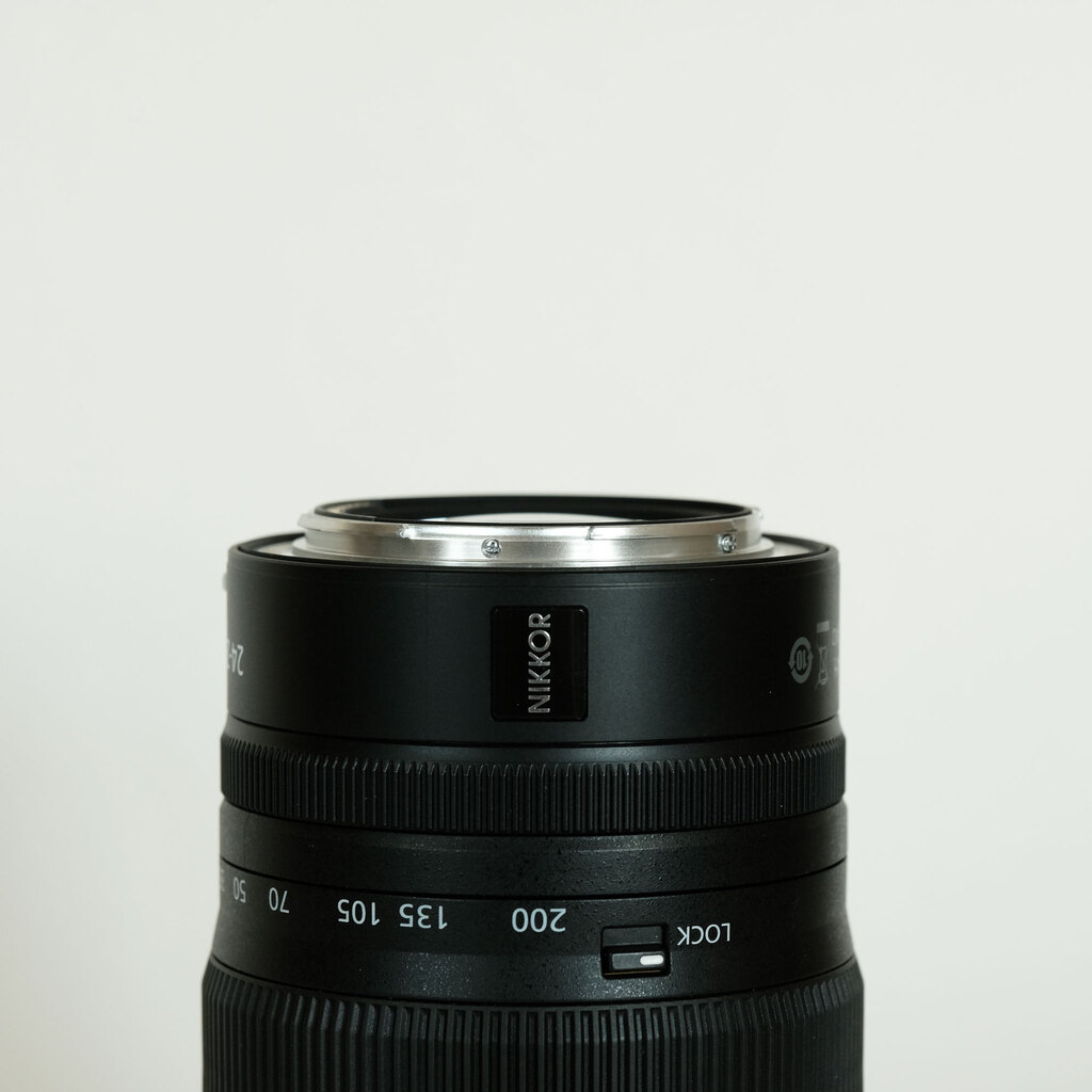 Nikon NIKKOR Z 24-200mm f/4-6.3 VR Nikon NIKKOR Z 24-200mm f/4-6.3 VR