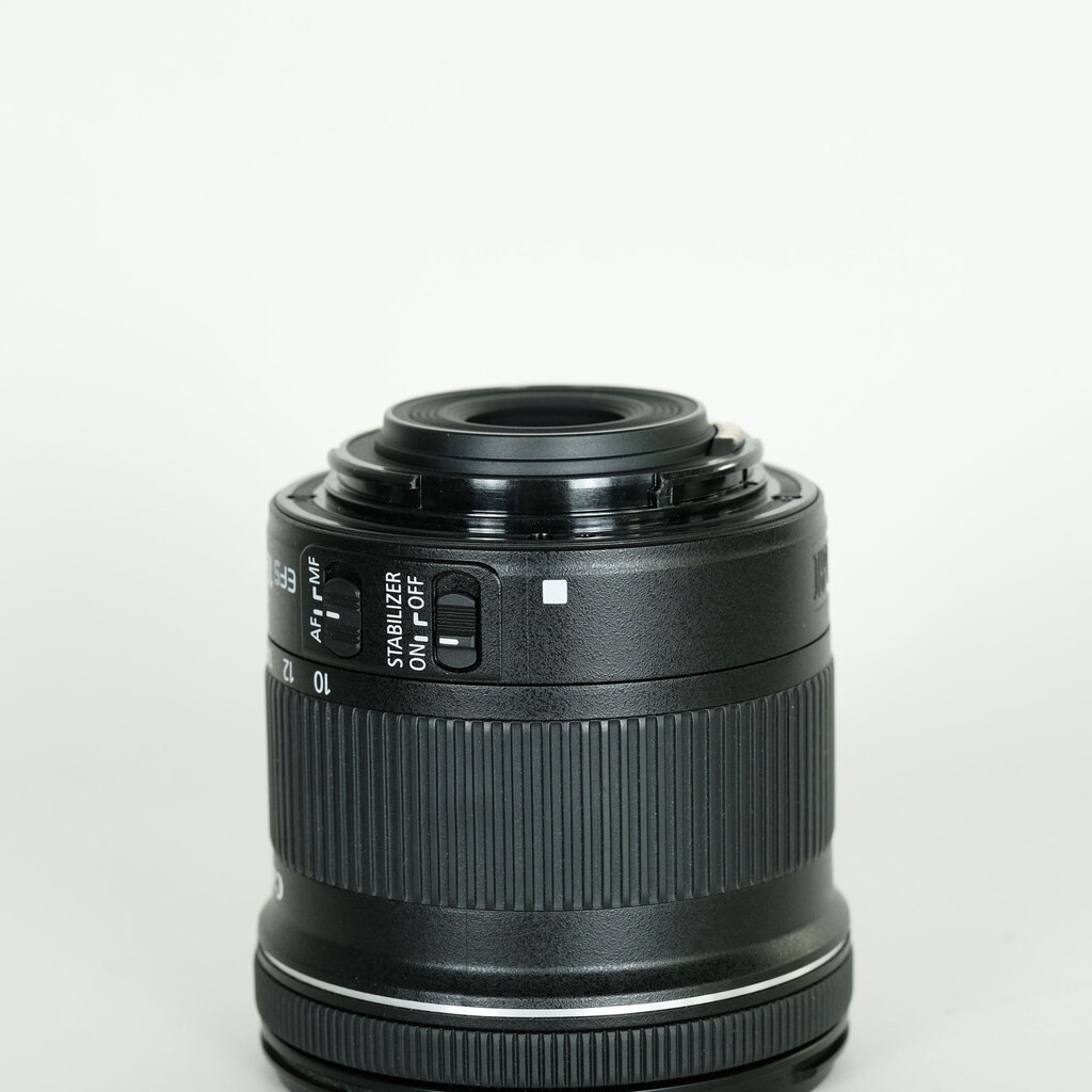 Canon EF-S10-18mm F4.5-5.6 IS STM