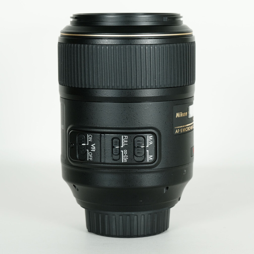 Nikon AF-S VR Micro-Nikkor 105mm f/2.8G IF-ED Nikon AF-S VR Micro-Nikkor 105mm f/2.8G IF-ED