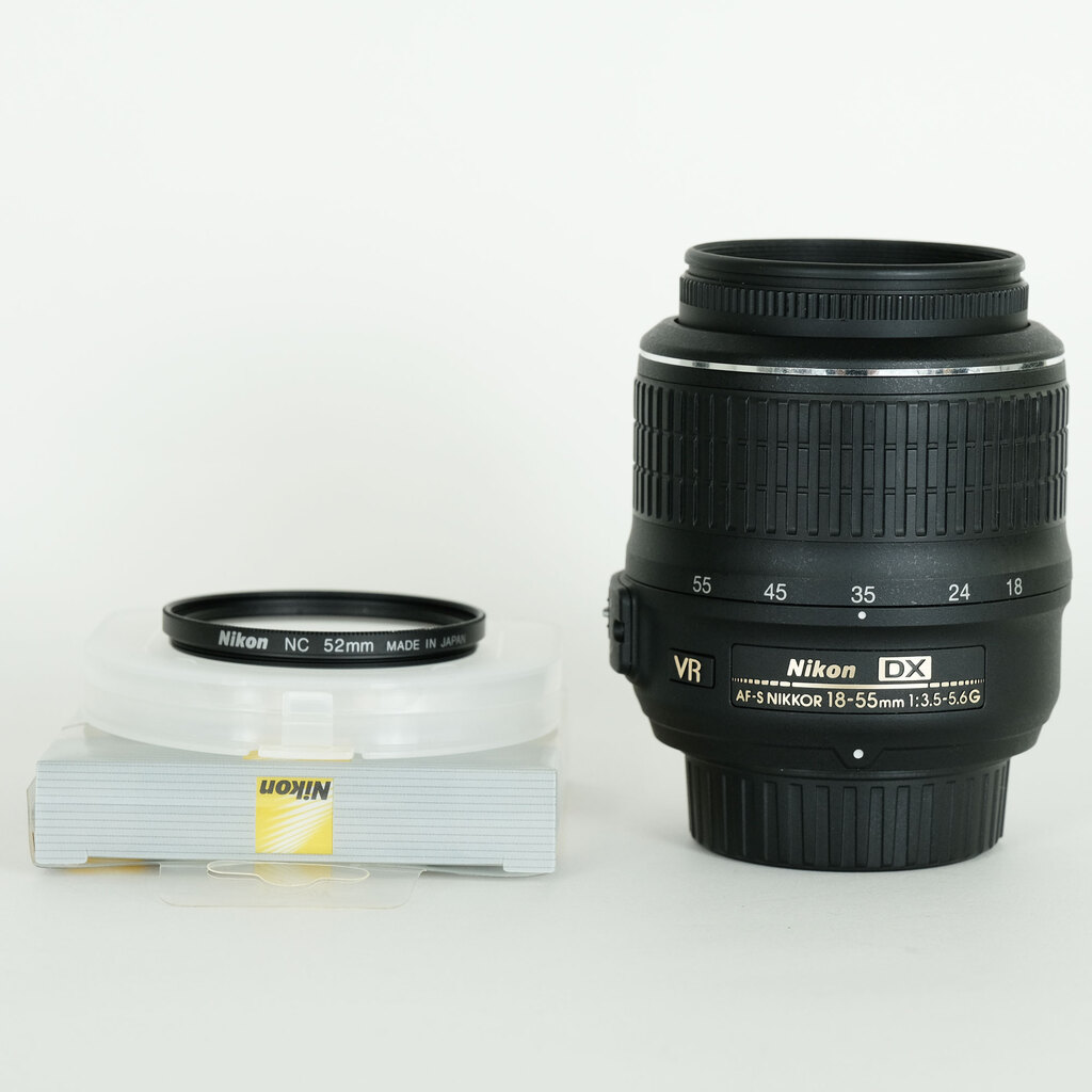 Nikon AF-S DX NIKKOR 18-55mm F3.5-5.6 G VR Nikon AF-S DX NIKKOR 18-55mm F3.5-5.6 G VR