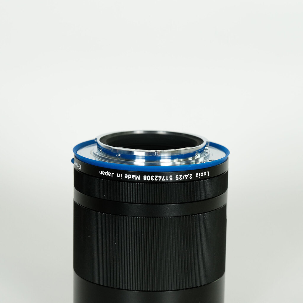 中古　ZEISS Loxia f2.4/25mm レンズ　箱無し ZEISS Loxia 25mm f/2.4 Wide Angle Camera Lens for sale