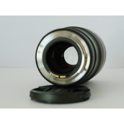 Canon EF100mm F2.8Lマクロ IS USM