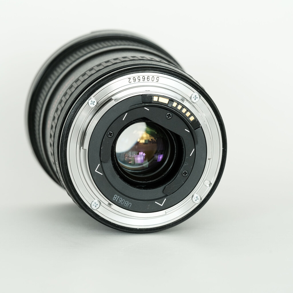 超美品 EF17-40mm F4L USM & 元箱 & 保護フィルター キャノン EF 17-40mm F4L USM フィルター、フード、ケース、元箱
