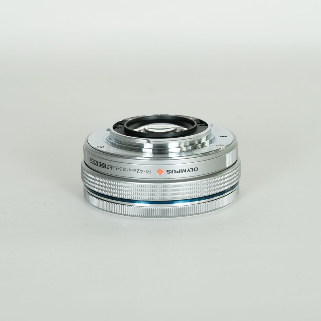 OLYMPUS M.ZUIKO DIGITAL ED 14-42mm F3.5-5.6 EZ シルバー OLYMPUS M.ZUIKO DIGITAL ED 14-42mm F3.5-5.6 EZ シルバー