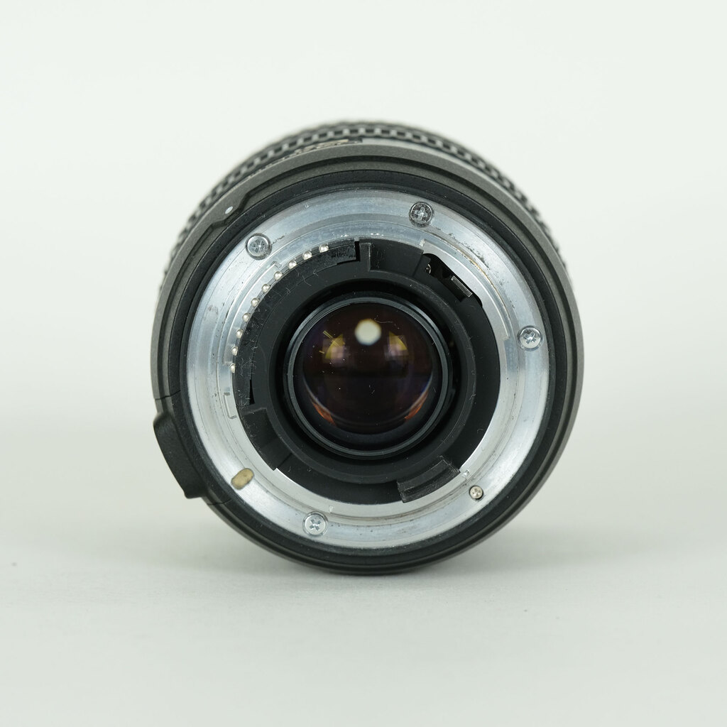 Nikon AF-S DX 18-70mm F3.5-4.5G(IF) Nikon AF-S DX 18-70mm F3.5-4.5G(IF)