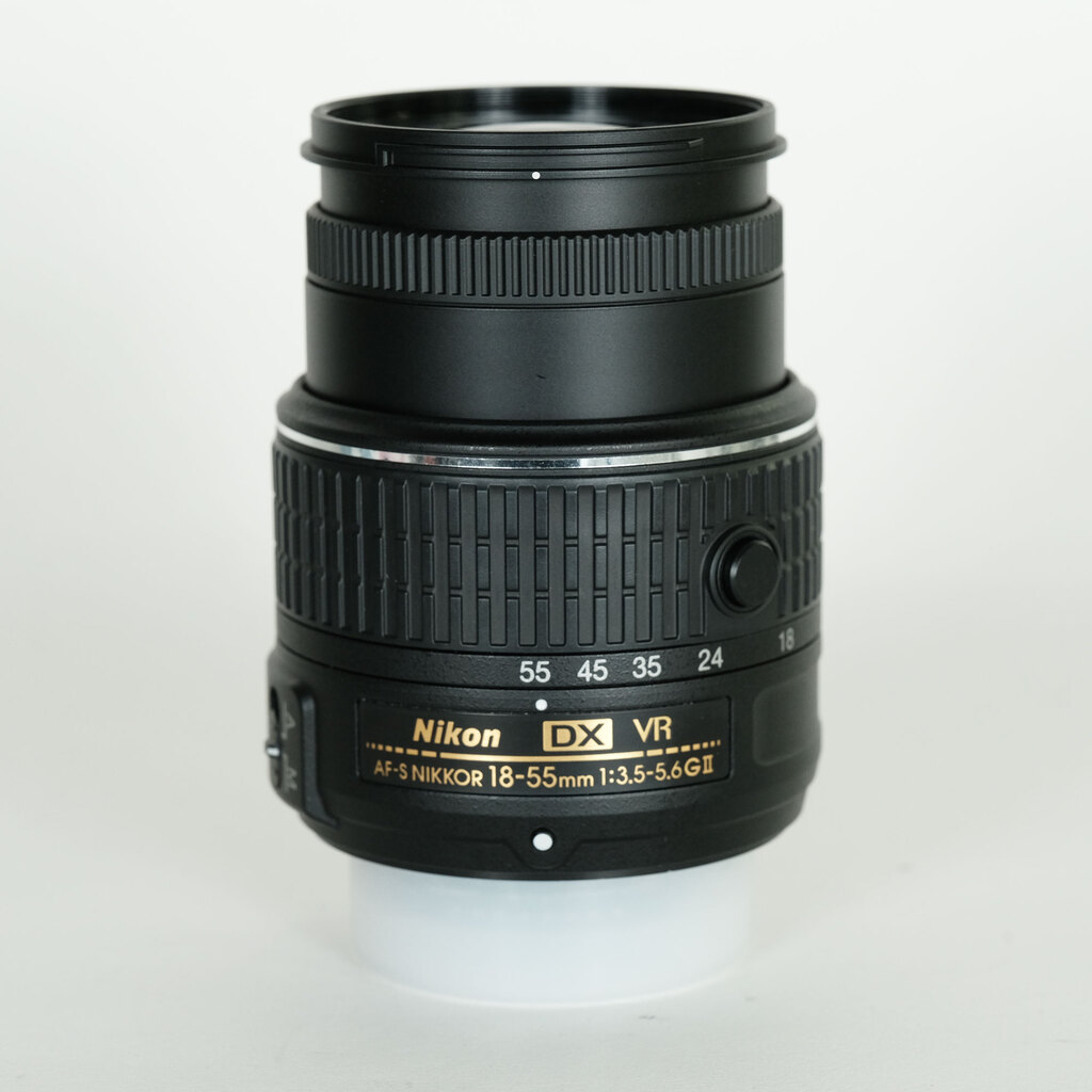 Nikon AF-S DX NIKKOR 18-55mm f3.5-5.6G VR II