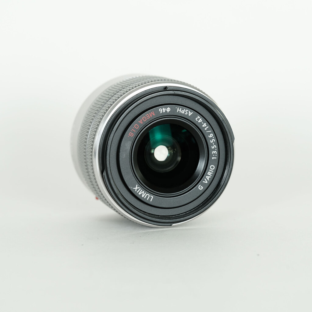 Panasonic LUMIX G VARIO 14-42mm F3.5-5.6II ASPH. MEGA O.I.S.  シルバー    H-FS1442A-S Panasonic LUMIX G VARIO 14-42mm F3.5-5.6II ASPH. MEGA O.I.S.  シルバー    H-FS1442A-S