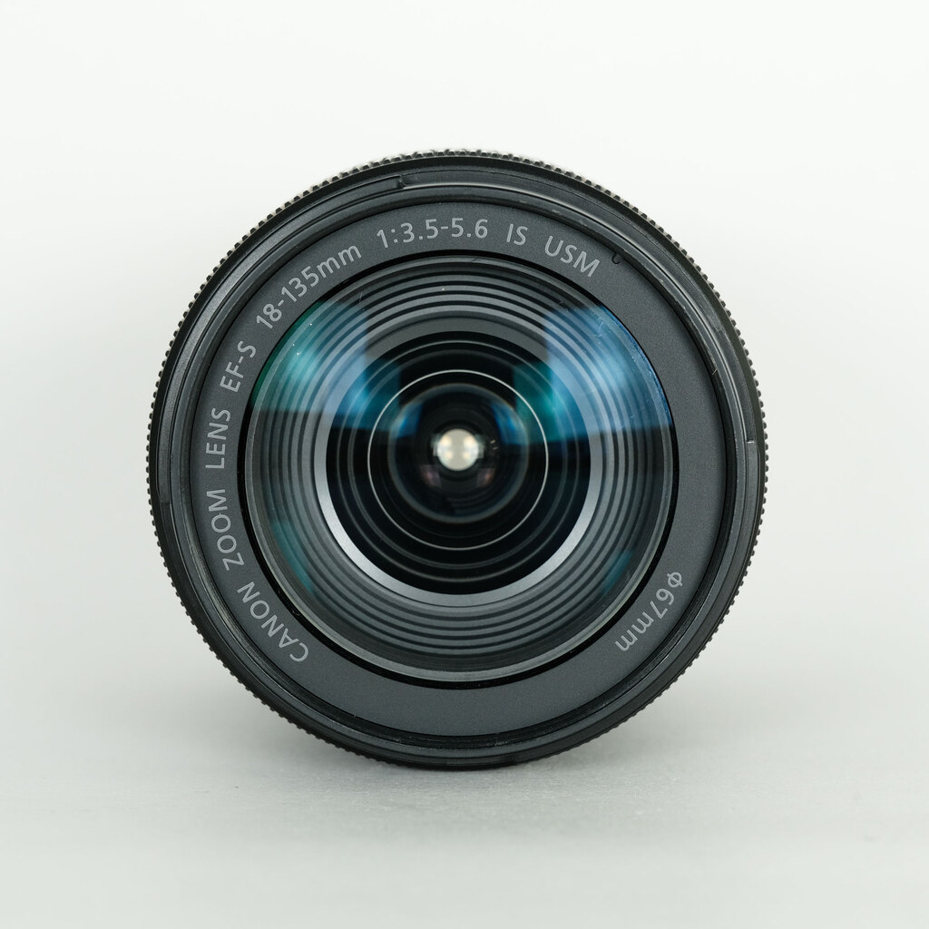 超美品 Canon EF-S 18-135mm USM☆高性能・高倍率レンズ CANON EF-S 18-135mm F3.5-5.6 IS STM 高倍率ズームレンズ 一眼