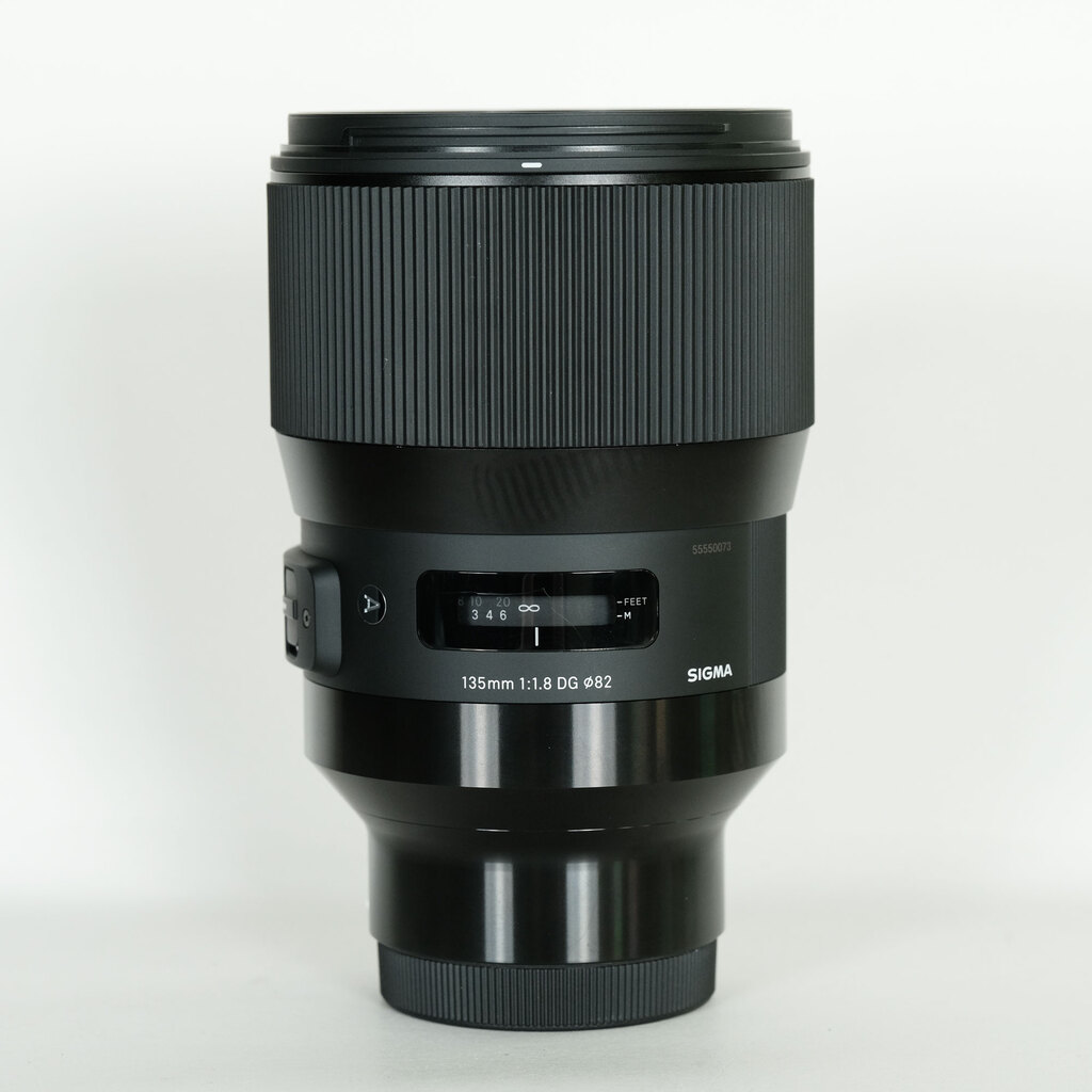 SIGMA Art 135mm F1.8 DG HSM (ソニーE用)の出品 | ONE SCENE