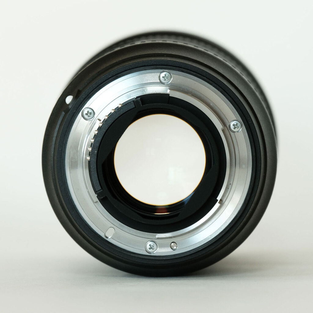 Nikon AF-S NIKKOR 24-70mm f/2.8E ED VR Nikon AF-S NIKKOR 24-70mm f/2.8E ED VR
