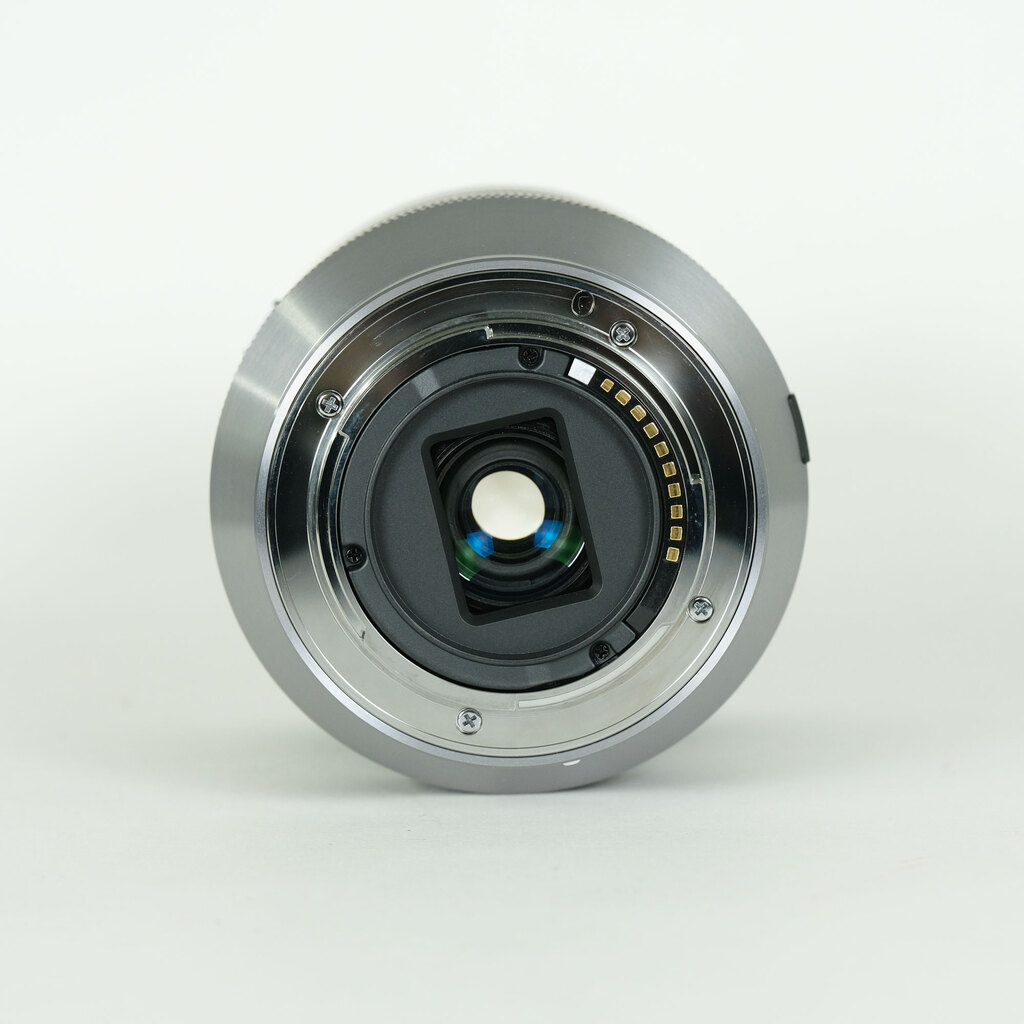 SONY E18-200mm F3.5-6.3 OSS SEL18200