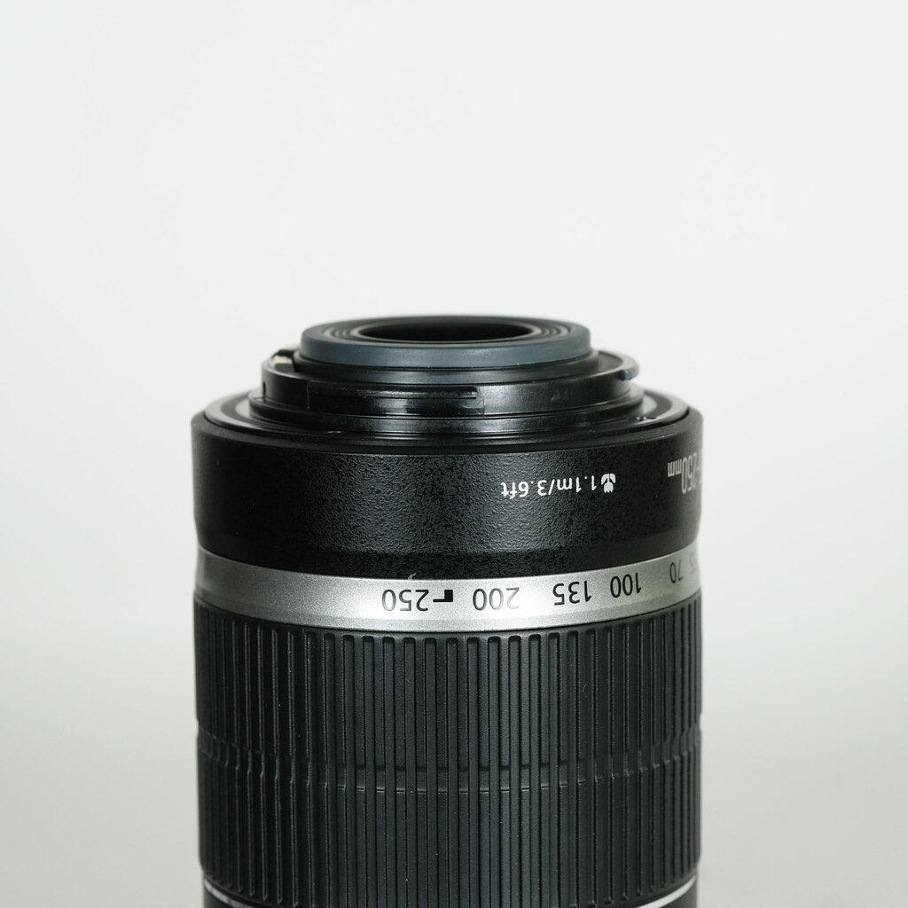Canon EF-S55-250mm F4-5.6 IS Canon EF-S55-250mm F4-5.6 IS