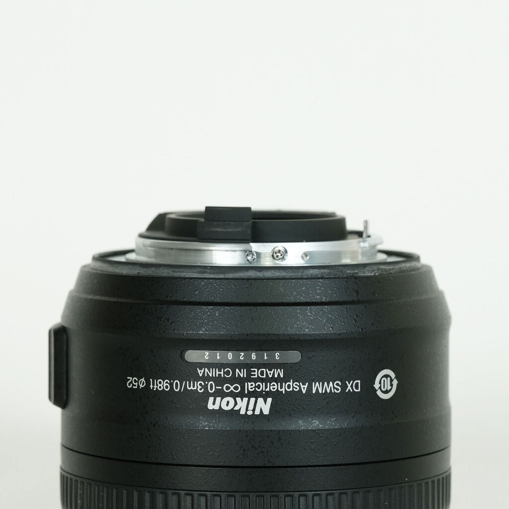 Nikon AF-S DX NIKKOR 35mm f/1.8G Nikon AF-S DX NIKKOR 35mm f/1.8G