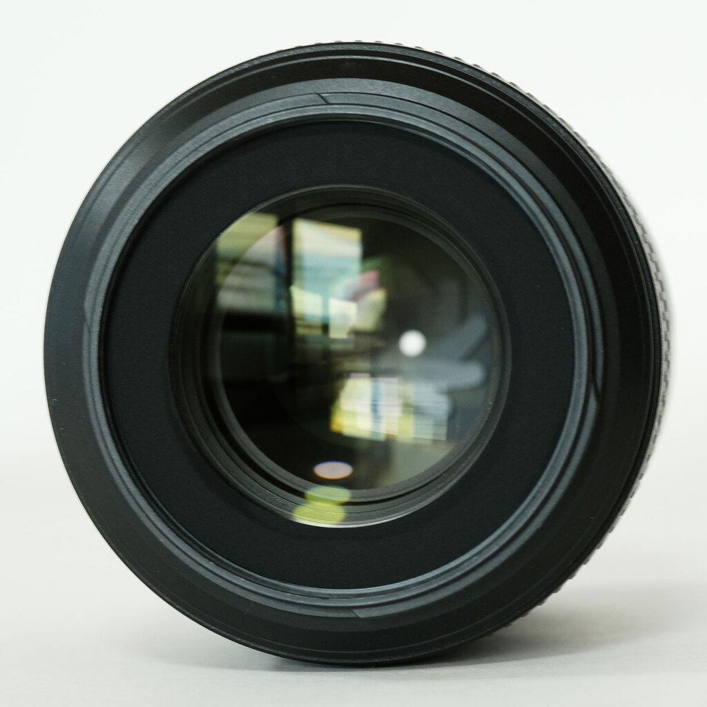 Nikon AF-S VR Micro-Nikkor 105mm f/2.8G IF-ED Nikon AF-S VR Micro-Nikkor 105mm f/2.8G IF-ED