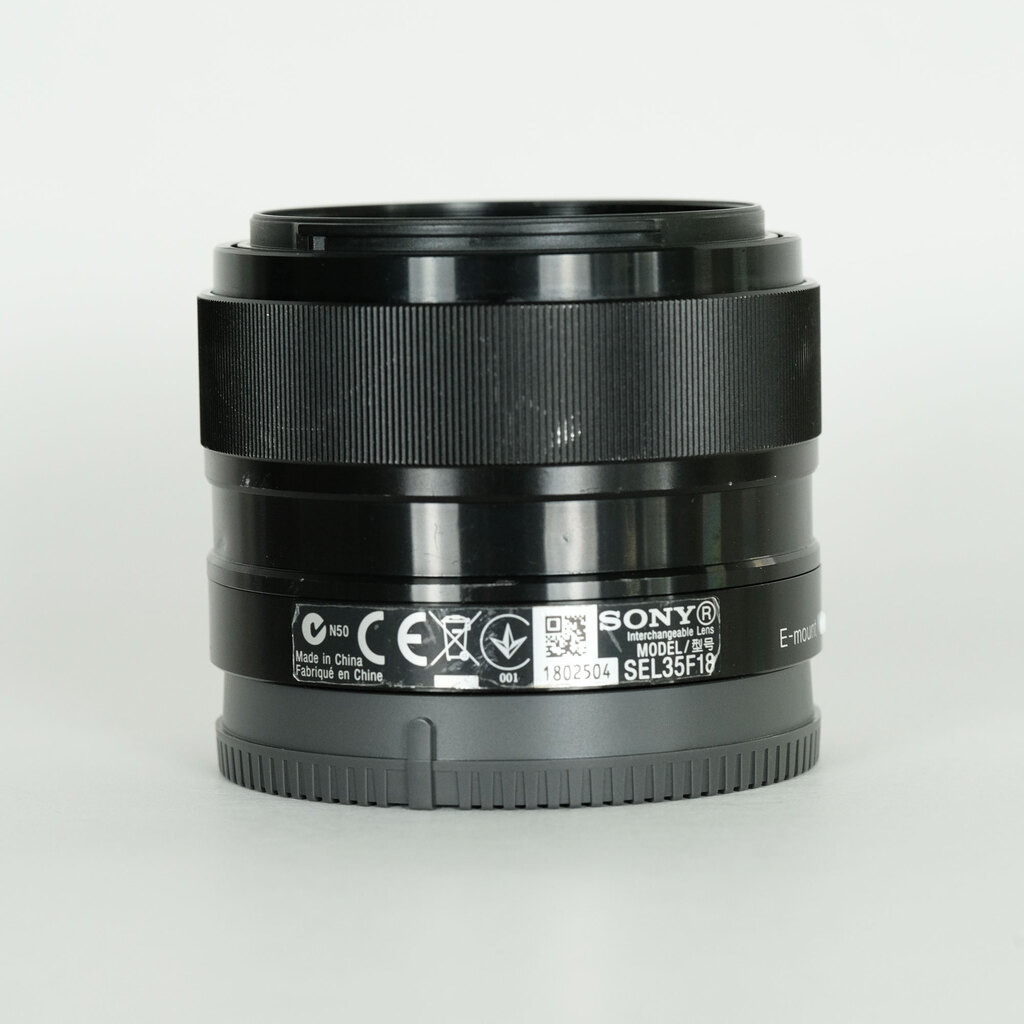 【美品】動作◎ SONY E 35mm F1.8 OSS 神レンズ 029 SONY E 35mm F1.8 OSS SEL35F18の出品 | ONE SCENE（ワンシーン）