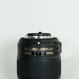 Nikon AF-S NIKKOR 35mm f/1.8G ED Nikon AF-S NIKKOR 35mm f/1.8G ED
