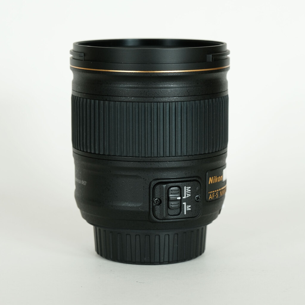 Nikon AF-S NIKKOR 28mm f/1.8G Nikon AF-S NIKKOR 28mm f/1.8G