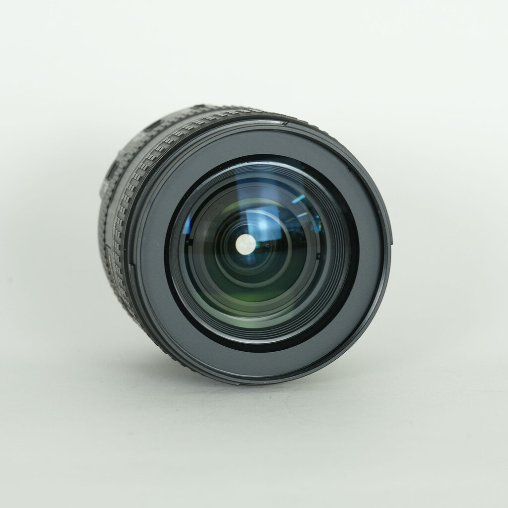 Nikon AF-S DX NIKKOR 16-80mm f/2.8-4E ED VR Nikon AF-S DX NIKKOR 16-80mm f/2.8-4E ED VR