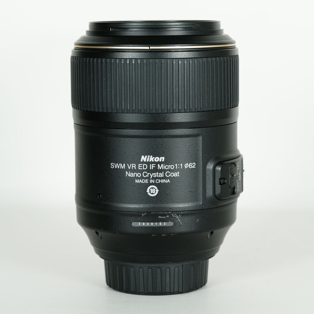 Nikon AF-S VR Micro-Nikkor 105mm f/2.8G IF-ED Nikon AF-S VR Micro-Nikkor 105mm f/2.8G IF-ED