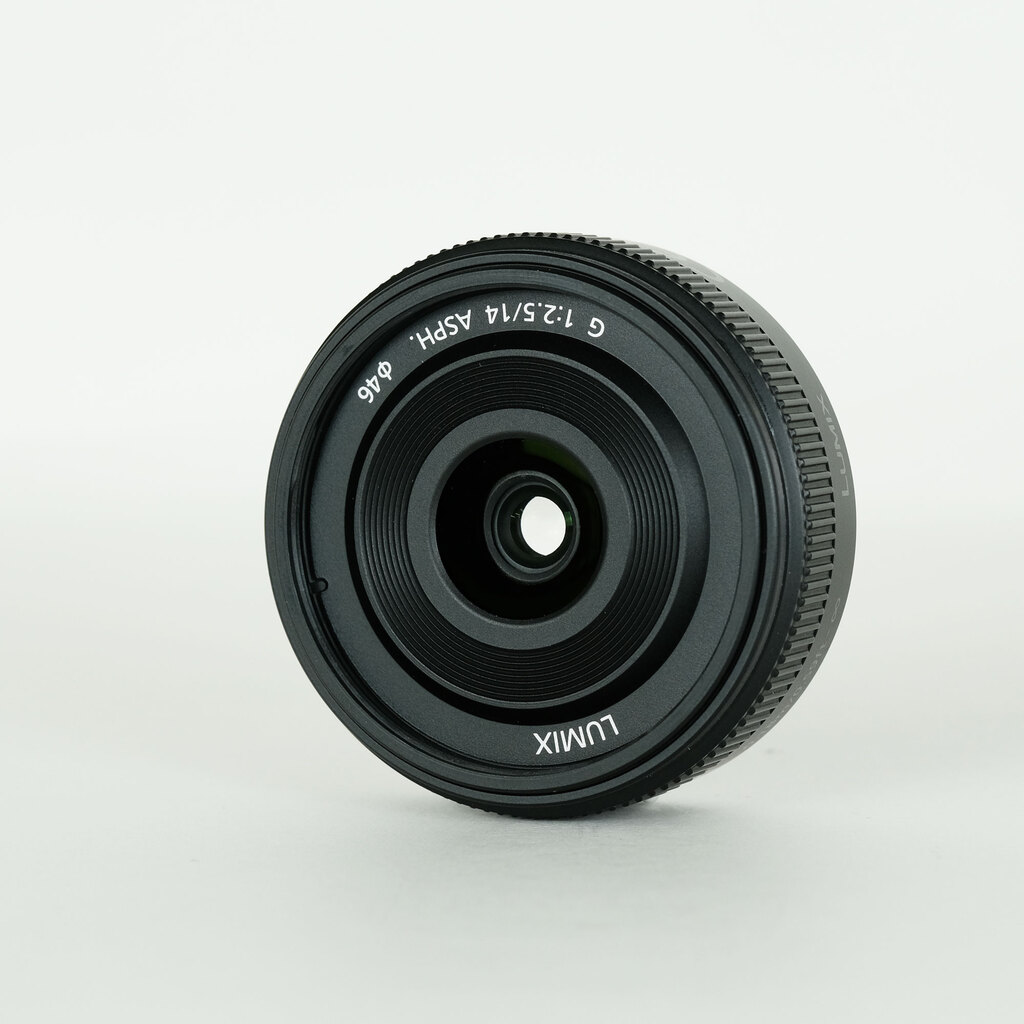 Panasonic LUMIX G 14mm F2.5 II ASPH.  Panasonic LUMIX G 14mm F2.5 II ASPH.