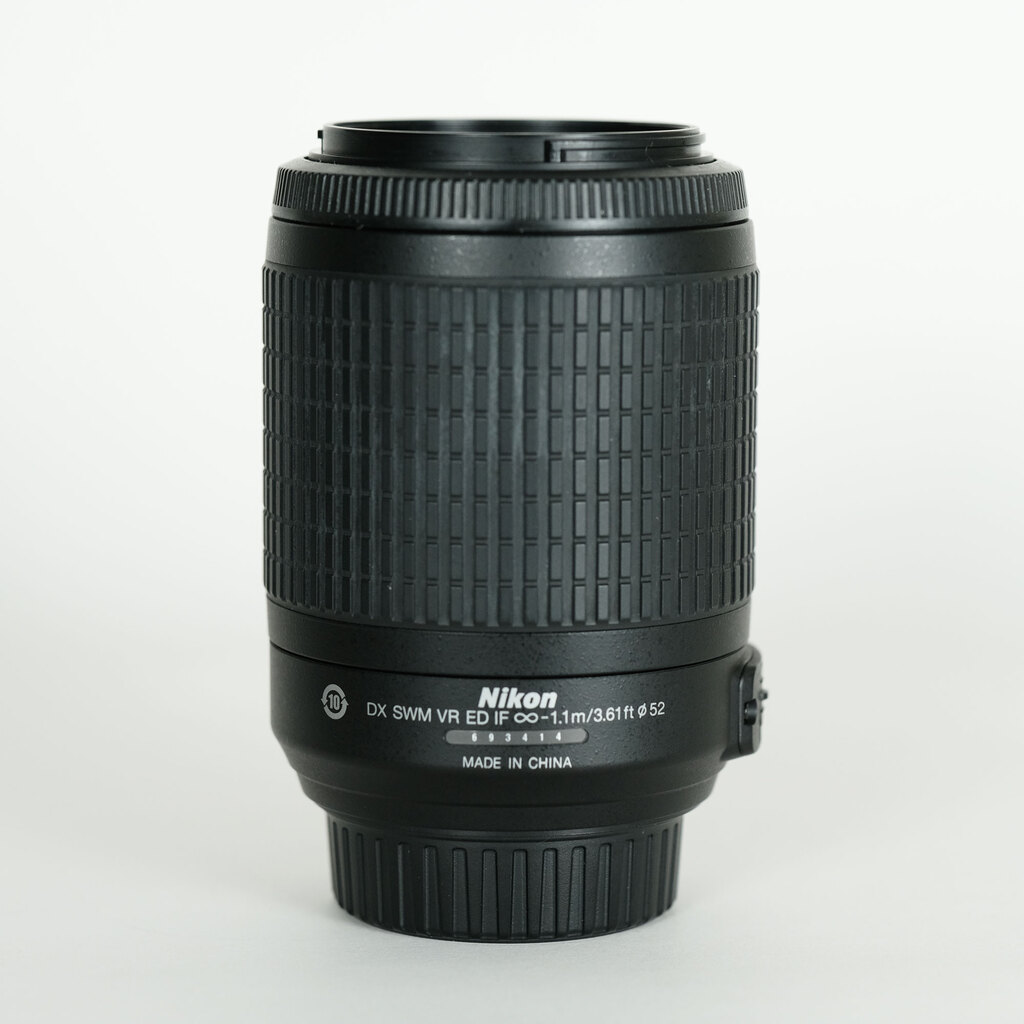 Nikon AF-S DX VR Zoom-Nikkor 55-200mm F4-5.6G IF-ED Nikon AF-S DX VR Zoom-Nikkor 55-200mm F4-5.6G IF-ED