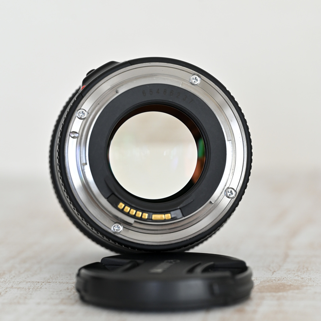 Canon EF85mm F1.8 USM Canon EF85mm F1.8 USM