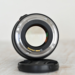 Canon EF85mm F1.8 USM Canon EF85mm F1.8 USM