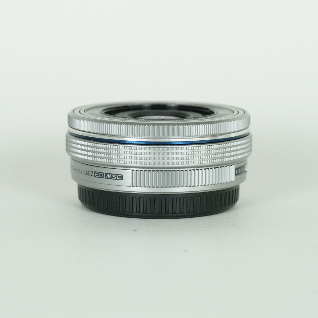 OLYMPUS M.ZUIKO DIGITAL ED 14-42mm F3.5-5.6 EZ シルバー OLYMPUS M.ZUIKO DIGITAL ED 14-42mm F3.5-5.6 EZ シルバー