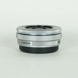 OLYMPUS M.ZUIKO DIGITAL ED 14-42mm F3.5-5.6 EZ シルバー OLYMPUS M.ZUIKO DIGITAL ED 14-42mm F3.5-5.6 EZ シルバー