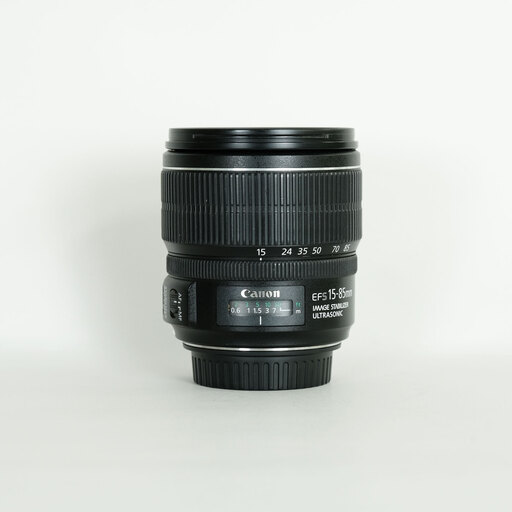 Canon EF-S15-85mm F3.5-5.6 IS USM