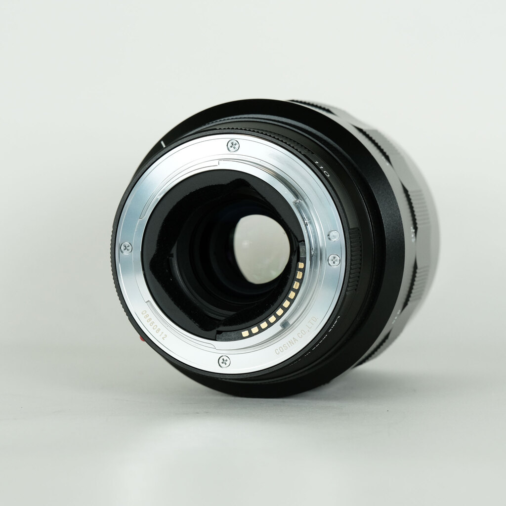 Voigtlander MACRO APO-LANTHAR 110mm F2.5 E-mount(ソニーE用) Voigtlander MACRO APO-LANTHAR 110mm F2.5 E-mount(ソニーE用)