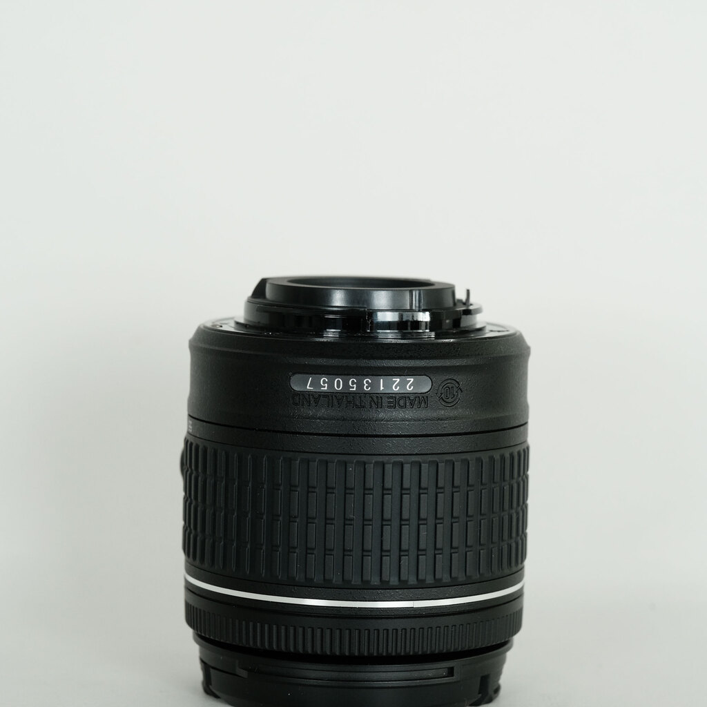 Nikon AF-P DX NIKKOR 18-55mm F3.5-5.6G VR Nikon AF-P DX NIKKOR 18-55mm F3.5-5.6G VR