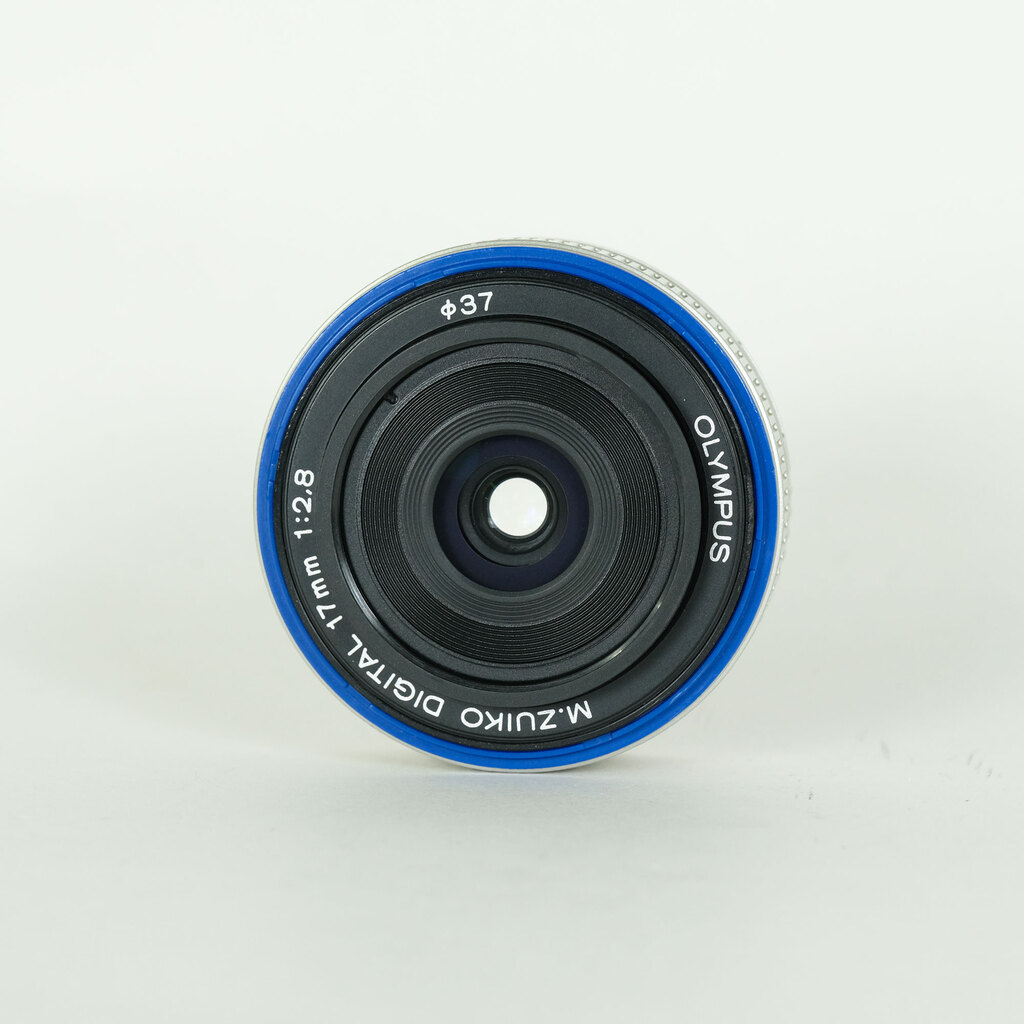 OLYMPUS M.ZUIKO DIGITAL 17mm F2.8 シルバー OLYMPUS M.ZUIKO DIGITAL 17mm F2.8 シルバー