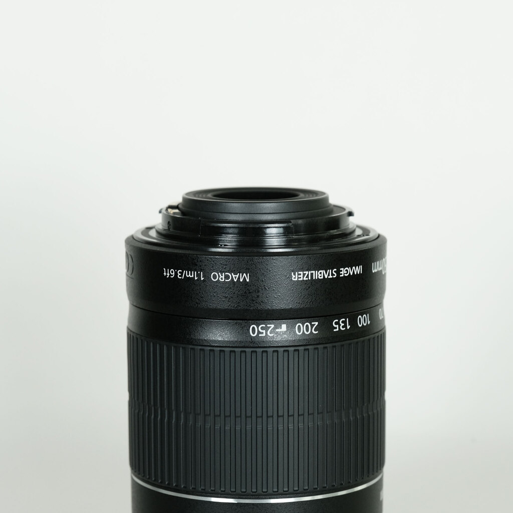 お買い得　割引　CANON EF S55-250mm F4-5.6 IS Amazon.co.jp: Canon 望遠レンズ EF-S55-250mm F4-5.6 IS APS-C