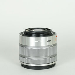 Panasonic LUMIX G VARIO 14-42mm F3.5-5.6 ASPH./MEGA O.I.S. Panasonic LUMIX G VARIO 14-42mm F3.5-5.6 ASPH./MEGA O.I.S.