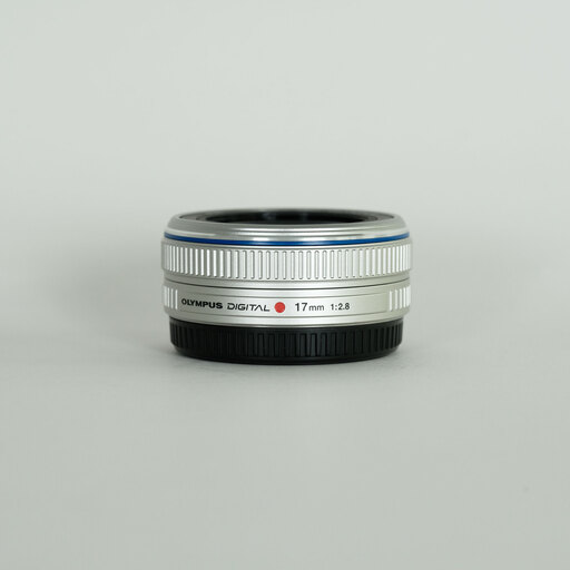 OLYMPUS M.ZUIKO DIGITAL 17mm F2.8 シルバー