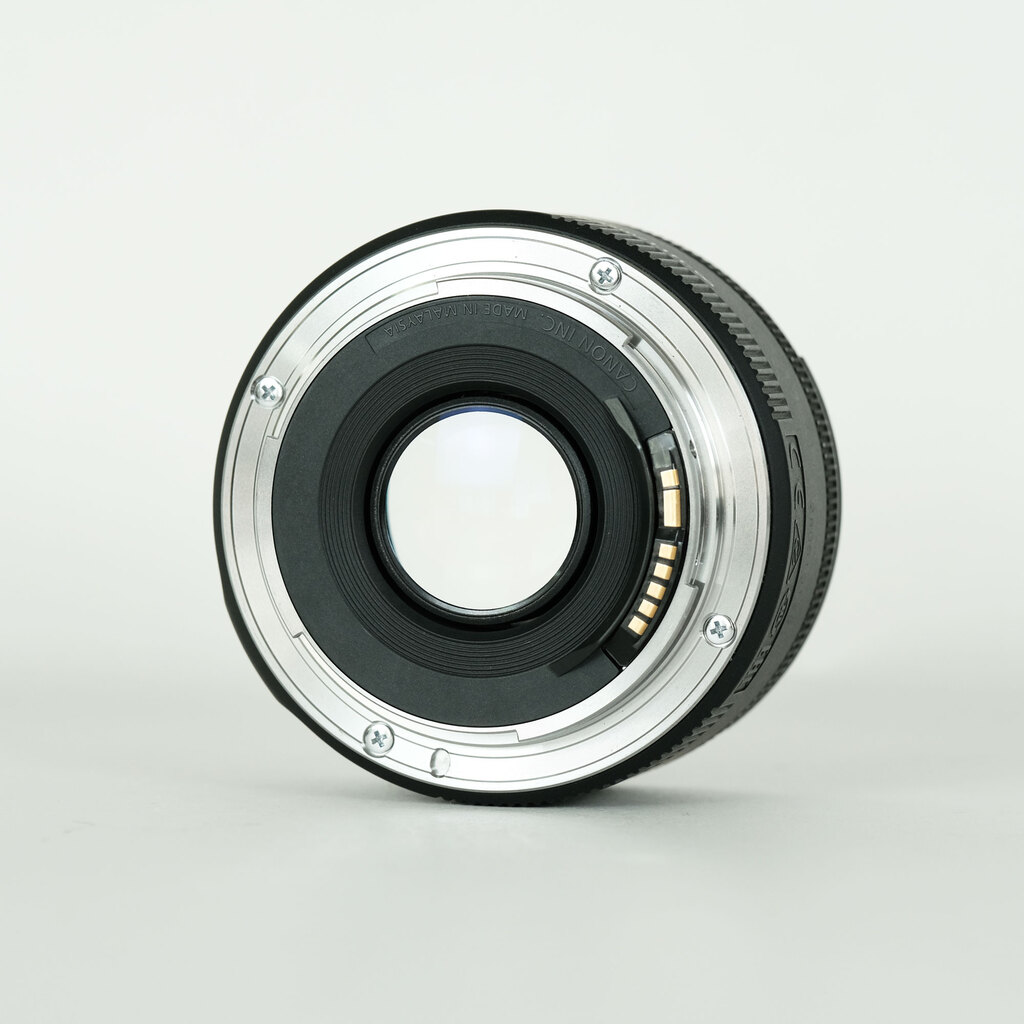 【超美品】EF50mm F1.8 STM 元箱付 キヤノン Canon レンズ コスパ最高！ キヤノンEOSユーザー必携の標準レンズ「EF50mm F1