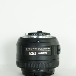 Nikon AF-S DX NIKKOR 35mm f/1.8G Nikon AF-S DX NIKKOR 35mm f/1.8G