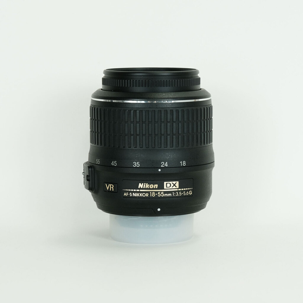 Nikon AF-S DX NIKKOR 18-55mm F3.5-5.6 G VR Nikon AF-S DX NIKKOR 18-55mm F3.5-5.6 G VR