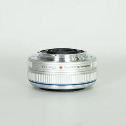 OLYMPUS M.ZUIKO DIGITAL 17mm F2.8 シルバー OLYMPUS M.ZUIKO DIGITAL 17mm F2.8 シルバー