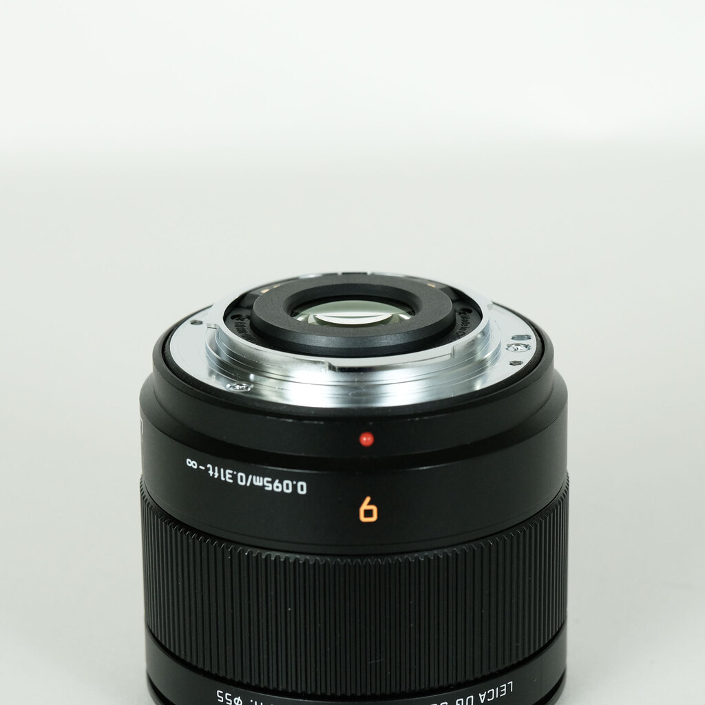Panasonic LEICA DG SUMMILUX 9mm / F1.7 ASPH. Panasonic LEICA DG SUMMILUX 9mm / F1.7 ASPH.