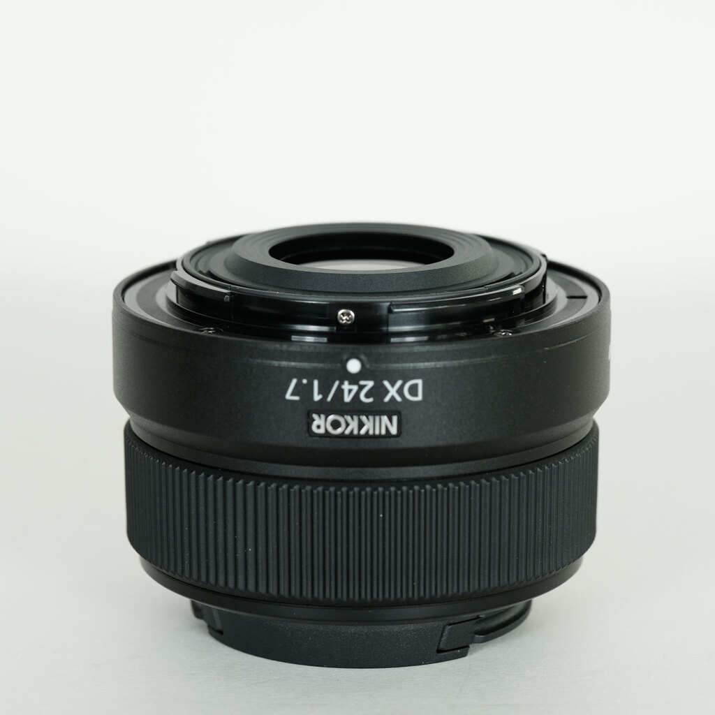 Nikon NIKKOR Z DX 24mm f/1.7 Nikon NIKKOR Z DX 24mm f/1.7