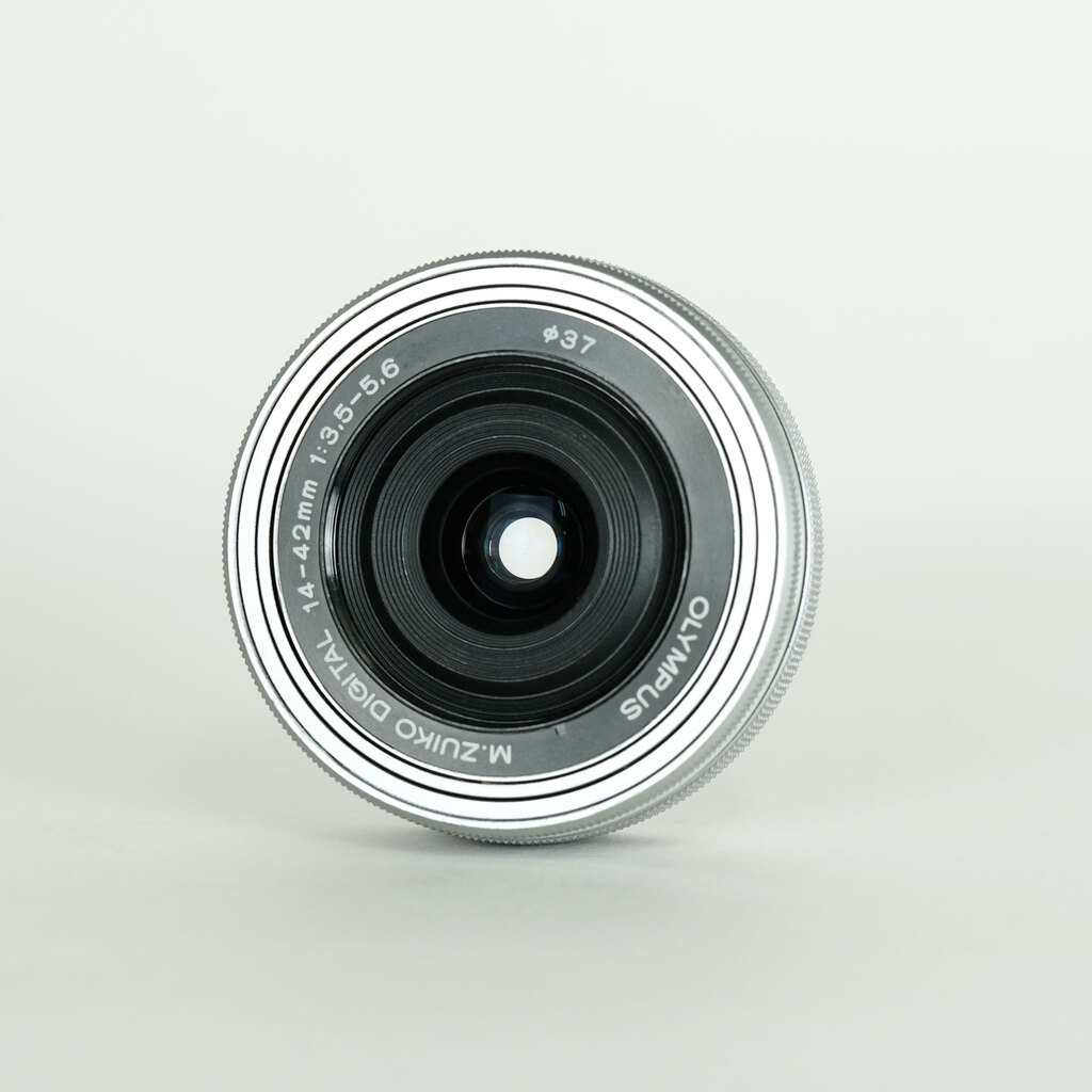 OLYMPUS M.ZUIKO DIGITAL ED 14-42mm F3.5-5.6 EZ シルバー