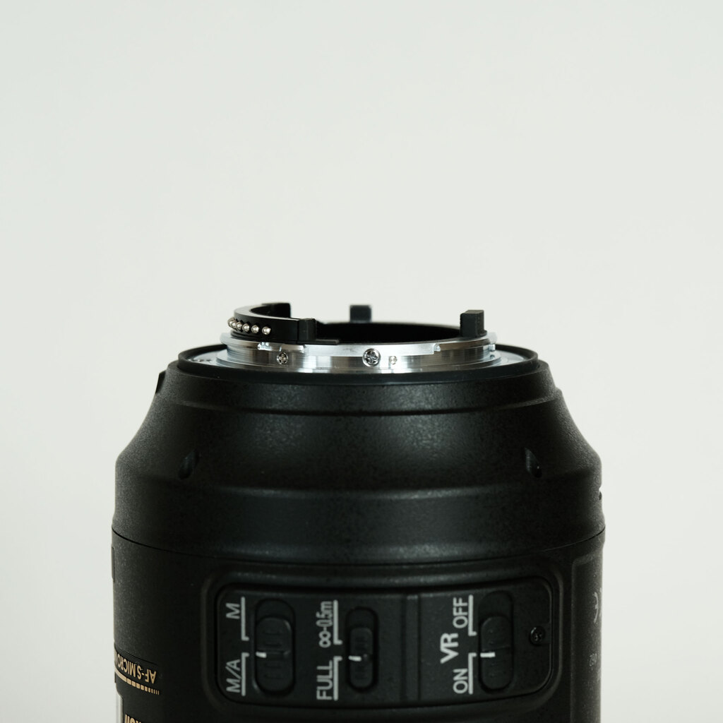 Nikon AF-S VR Micro-Nikkor 105mm f/2.8G IF-ED Nikon AF-S VR Micro-Nikkor 105mm f/2.8G IF-ED