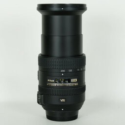 Nikon AF-S DX NIKKOR 18-200mm F3.5-5.6G ED VR II Nikon AF-S DX NIKKOR 18-200mm F3.5-5.6G ED VR II