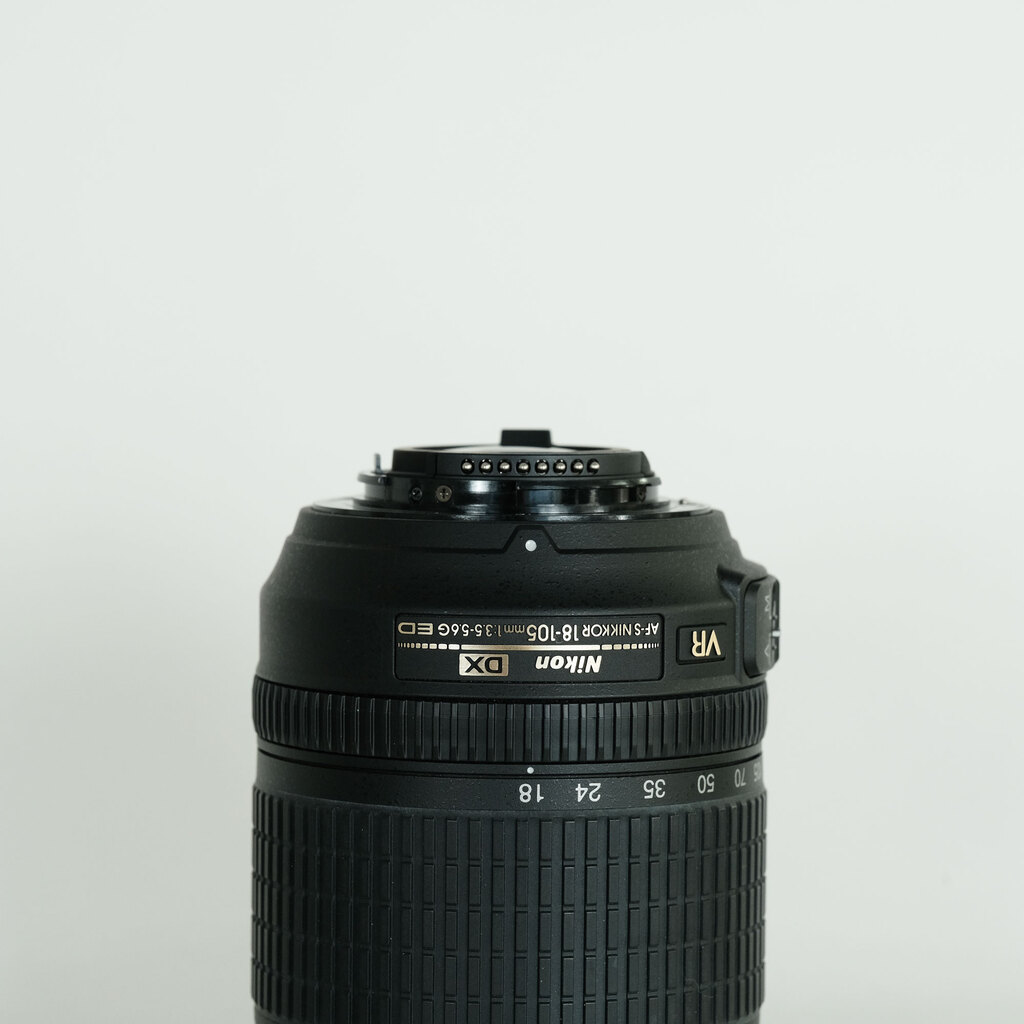 Nikon AF-S DX NIKKOR 18-105mm F3.5-5.6G ED VR Nikon AF-S DX NIKKOR 18-105mm F3.5-5.6G ED VR