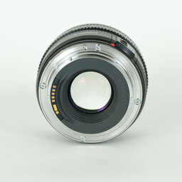 Canon EF28mm F1.8 USM Canon EF28mm F1.8 USM