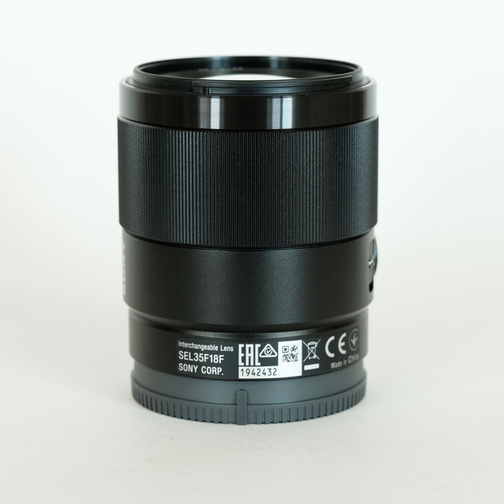SONY FE 35mm F1.8 SEL35F18F SONY FE 35mm F1.8 SEL35F18F