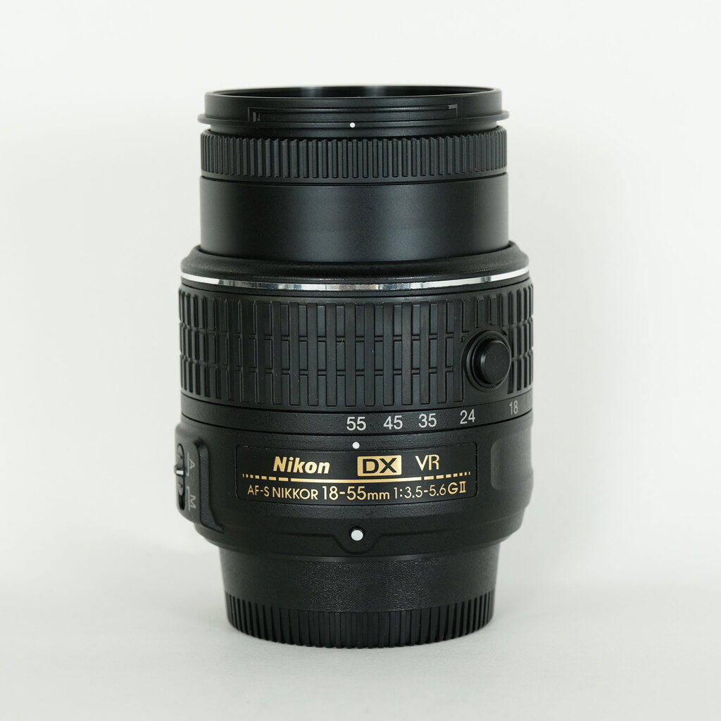 Nikon AF-S DX NIKKOR 18-55mm f3.5-5.6G VR II Nikon AF-S DX NIKKOR 18-55mm f3.5-5.6G VR II