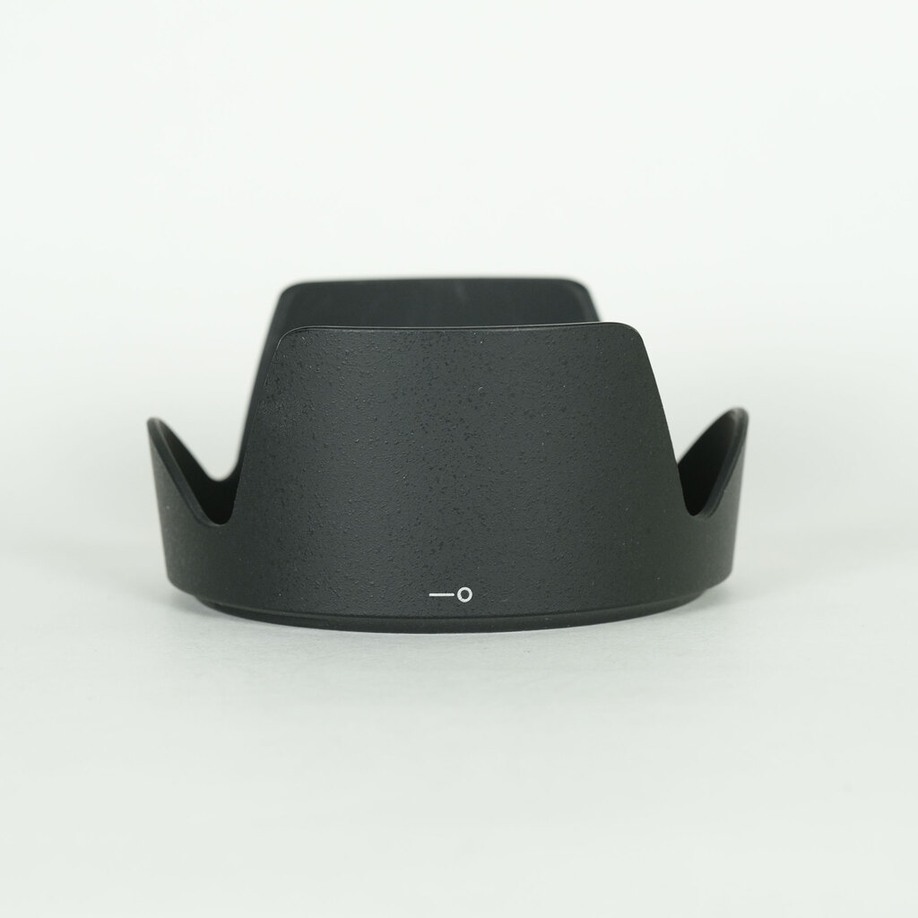 Nikon AF-S DX VR Zoom-Nikkor 18-200mm F3.5-5.6G IF-ED Nikon AF-S DX VR Zoom-Nikkor 18-200mm F3.5-5.6G IF-ED